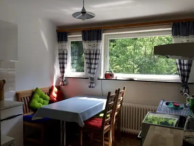 Ein Sitzbereich in der Unterkunft Ferienwohnung Momo . Villa Strawalde . Altenau/Oberharz