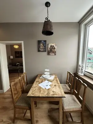 Ein Sitzbereich in der Unterkunft Unser Märchenhaus