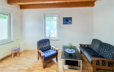 Ein Sitzbereich in der Unterkunft Cozy Apartment In Ditfurt With Wifi