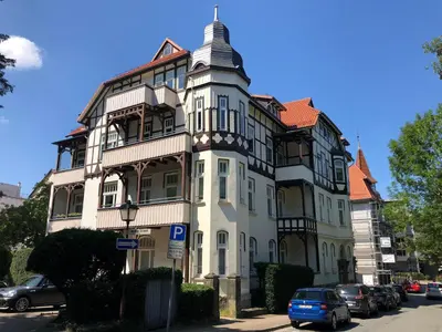 Das Gebäude in dem sich die Ferienwohnung befindet