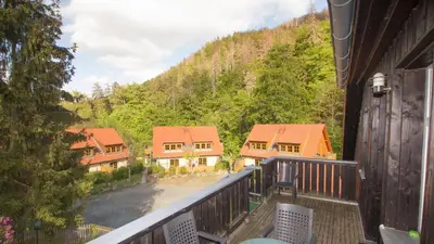 Ein allgemeiner Bergblick oder ein Berglick von des Ferienhauses aus
