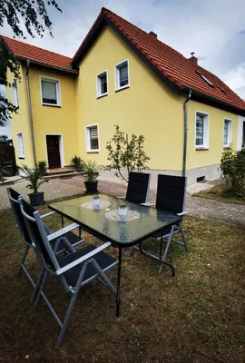 Das Gebäude in dem sich die Ferienwohnung befindet