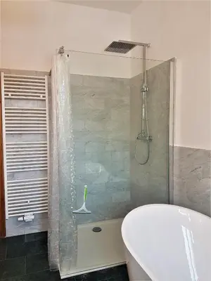 Ein Badezimmer in der Unterkunft Superior Komfort Suite 90m2 bis 5 Personen im Jugendstil - Gründerzeit Villa im Harz