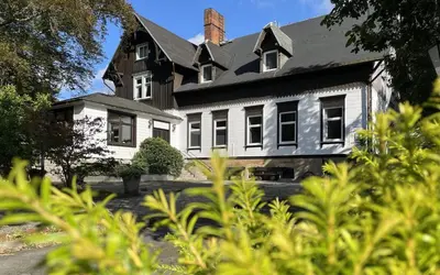 Ein Garten an der Unterkunft Hotel Mühlental