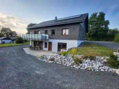 Das Gebäude in dem sich die Ferienwohnung befindet