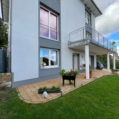 Apartment Vis-a-vis