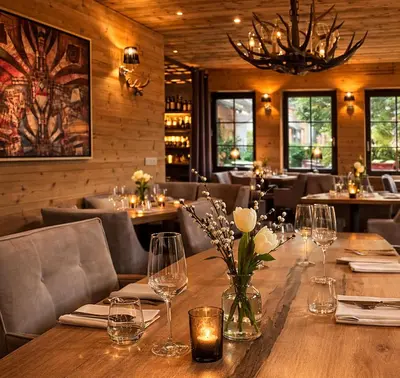 Ein Restaurant oder anderes Speiselokal in der Unterkunft Wolfstein - Le Boutique Hotel
