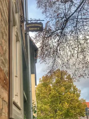 Das Gebäude in dem sich die Ferienwohnung befindet