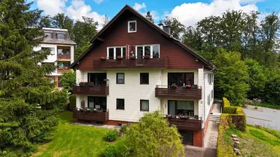 Das Gebäude in dem sich die Ferienwohnung befindet