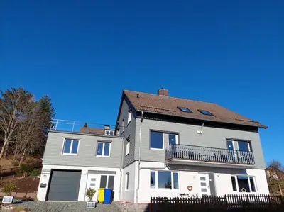Das Gebäude in dem sich die Ferienwohnung befindet