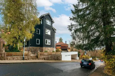 Das Gebäude in dem sich die Ferienwohnung befindet