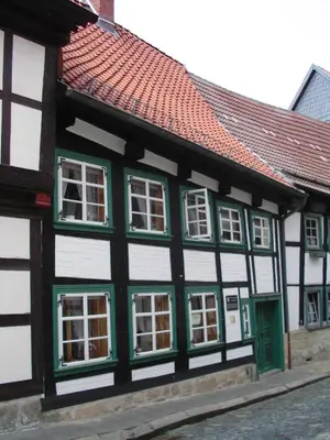 Das Gebäude in dem sich die Ferienwohnung befindet