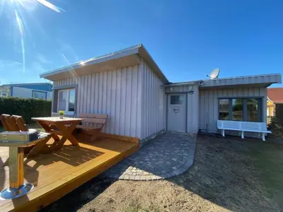 Das Gebäude in dem sich das Ferienhaus befindet