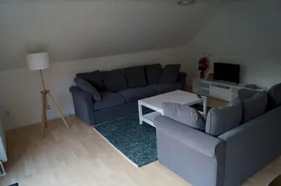 Ein Sitzbereich in der Unterkunft Schöne Wohnung in Goslar in der Nähe der Altstadt