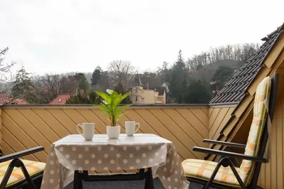 Ein Balkon oder eine Terrasse in der Unterkunft Ferienwohnung -Villa Am Stadtpark- Blankenburg mit Balkon und Sauna