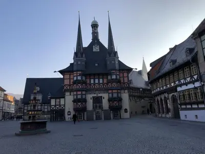 Das Gebäude in dem sich das Ferienhaus befindet