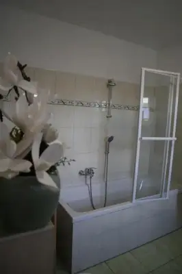 Ein Badezimmer in der Unterkunft Ferienwohnung Gundermann