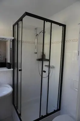 Ein Badezimmer in der Unterkunft Hotel & Restaurant zur Post