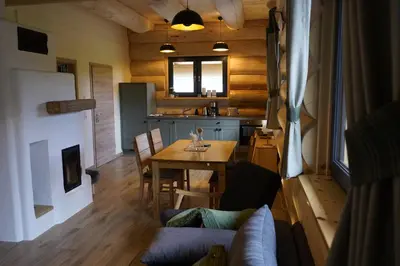 Ein Sitzbereich in der Unterkunft Tiefenbach-Chalet
