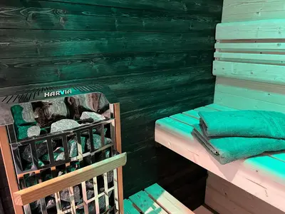 Ein Bett oder Betten in einem Zimmer der Unterkunft VILLA am Paulsberg mit Sauna - V4