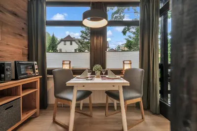 Küche/Küchenzeile in der Unterkunft HIRSCH Stadt Apartment 1 - Terrasse mit Flussblick - Parkplatz