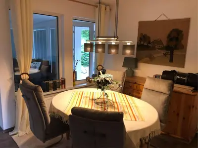 Ein Sitzbereich in der Unterkunft Ferienhäuser Am Eichenberg, Haus 3
