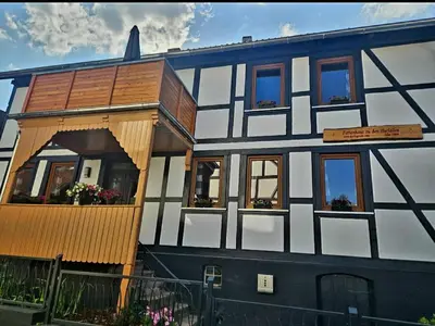 Das Gebäude in dem sich die Ferienwohnung befindet