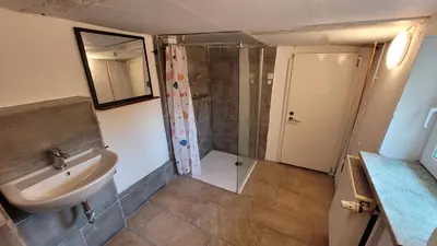 Ein Badezimmer in der Unterkunft historisches Ferienhaus im Zentrum - für bis zu 7 Personen