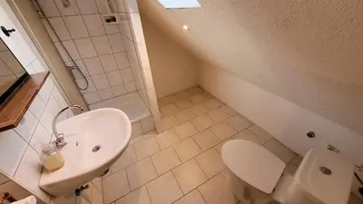 Ein Badezimmer in der Unterkunft historisches Ferienhaus im Zentrum - für bis zu 7 Personen