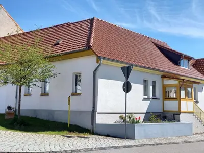 Das Gebäude in dem sich die Ferienwohnung befindet