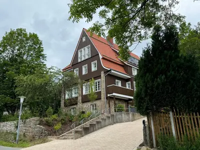 Das Gebäude in dem sich die Ferienwohnung befindet