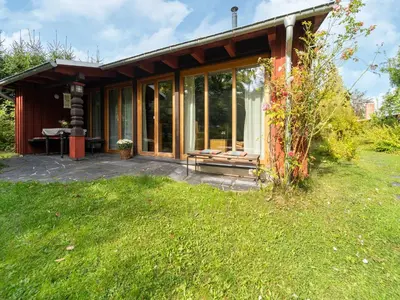 Ein Garten an der Unterkunft Forest-Edge Apartment
