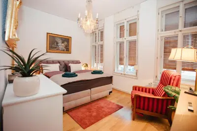 Ein Sitzbereich in der Unterkunft Kaiser-Wilhelm-Suite by Meis in Quedlinburg Zentral