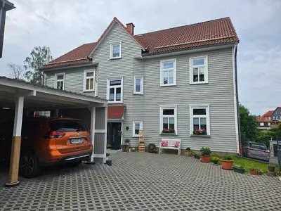 Das Gebäude in dem sich die Ferienwohnung befindet
