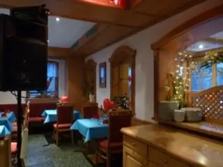 Ein Sitzbereich in der Unterkunft Hotel und Restaurant Piccolo