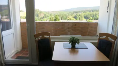 Ein allgemeiner Bergblick oder ein Berglick von der Ferienwohnung aus