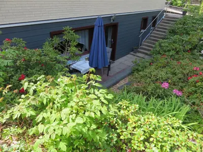 Ein Garten an der Unterkunft Ferienwohnung Lenk