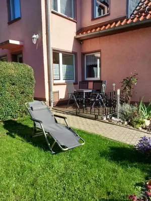 Ein Garten an der Unterkunft Sommerflieder