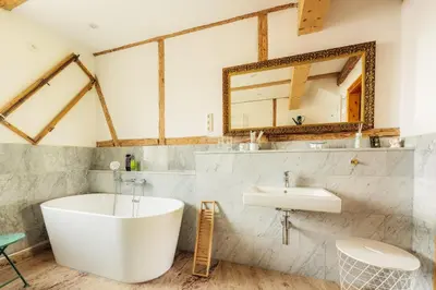 Ein Badezimmer in der Unterkunft Ferienhaus- Gruppenunterkunft mit Festsaal, Frühstück, Halbpension extra buchbar