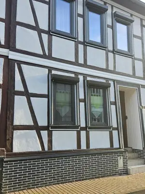Das Gebäude in dem sich das Privatzimmer befindet