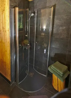 Ein Badezimmer in der Unterkunft Experience Nature In A Loft At Treetop Height