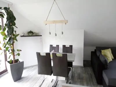 Ein Sitzbereich in der Unterkunft Ferienwohnung Helmers Gemütlich wie zuhause