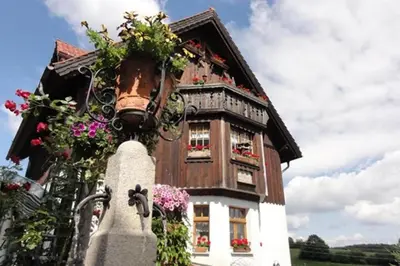 Das Gebäude in dem sich die Ferienwohnung befindet