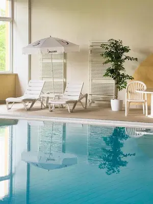 Der Swimmingpool an oder in der Nähe von Apartment Wolfswarte, Panorama, Sauna, Schwimmbad
