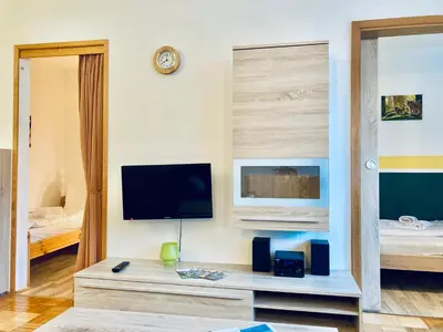 TV/Unterhaltungsangebot in der Unterkunft Fewo Hemlock, mit Balkon