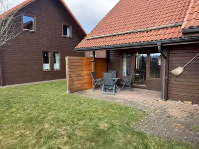 Das Gebäude in dem sich das Ferienhaus befindet