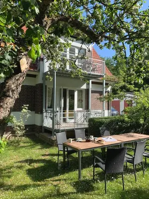 Ein Garten an der Unterkunft Forsthaus Wohnung 3 2 Pers Charme & Ausblick