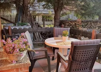 Ein Garten an der Unterkunft Ferienhaus Petra