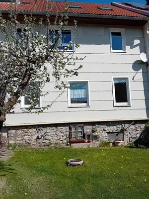 Das Gebäude in dem sich die Ferienwohnung befindet