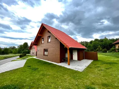 Das Gebäude in dem sich das Ferienhaus befindet